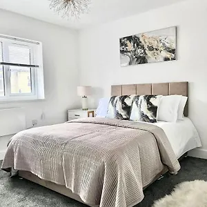 Harmony Lindley Apartment Huddersfield